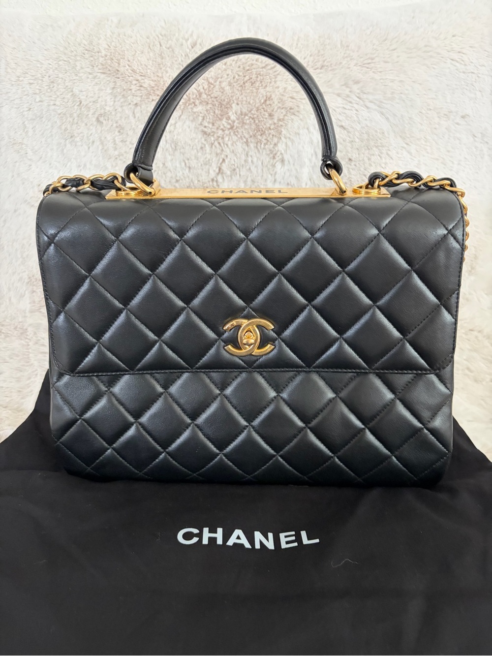 Large CHANEL Trendy CC Lambskin leather Shoulder Bag Black with Gold Hardware